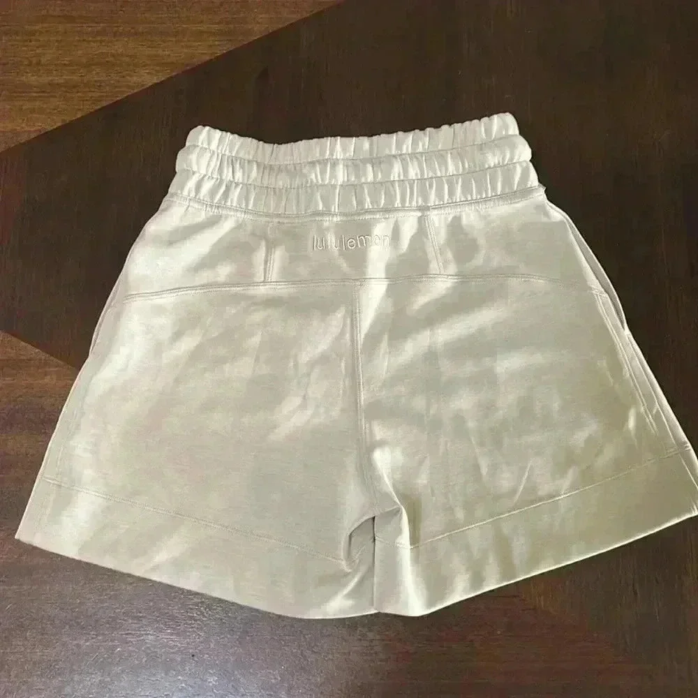 Lululemon Soft Ambitions Hi Rise Shorts in Trench 4”